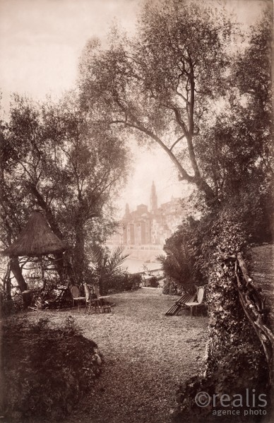 Collection Yvan Soulier - Photo de Menton vers 1860.