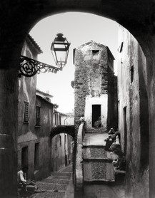 Photos de la Riviera par Jean Gilletta. - MENTON. La vieille ville, rue du Château, vers 1890.