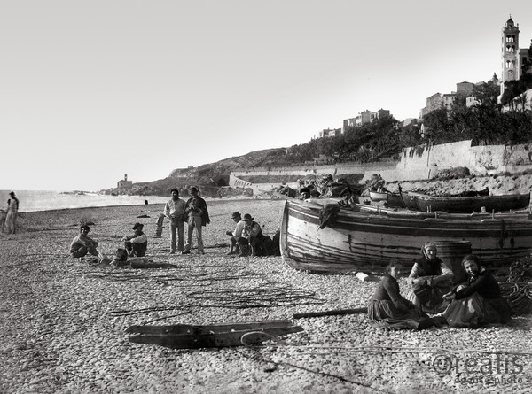 Photos de la Riviera par Jean Gilletta. - BORDIGHERA. Les pêcheurs sur la plage, vers 1890.