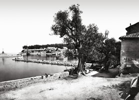Photos de la Riviera par Jean Gilletta. - SAINT-JEAN-CAP-FERRAT. Le port et la baie, vers 1880.
