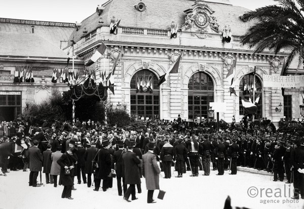 Photos de la Riviera par Jean Gilletta. - NICE. Gare P.L.M., arrivée du président de la République, Émile Loubet, le 9 avril 1901.