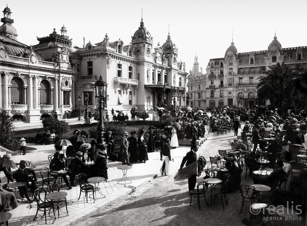 Photos de la Riviera par Jean Gilletta. - MONTE-CARLO. La terrasse du Café de Paris et le casino, vers 1900.