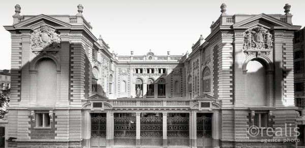 Photos de la Riviera par Jean Gilletta. - NICE. La façade de l'école nationale des Arts décoratifs, rue Tonduti-de-L'Escarène, 1905.