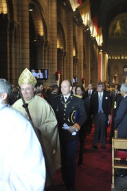 Sortie de la messe - S.A.S le Prince Albert II, S.A.S la Princesse Stéphanie, S.A.R le Prince de Hanovre, Pierre Casiraghi et Monseigneur Darsi - Fête nationale monégasque - Le 19 novembre 2008 - Cathédrale de Monaco