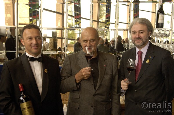 Alain Ducasse féte le 80 ème anniversaire de Paul Bocuse à Monte-Carlo avec les plus grands chefs cuisiniers mondiaux. (10 février 2007)