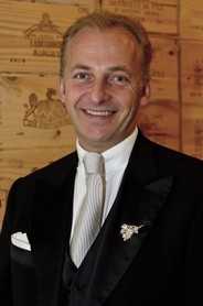 Caves de l'Hotel de Paris. Monaco - Noël Bajor: Sommelier du restaurant Louis XV d'Alain Ducasse.