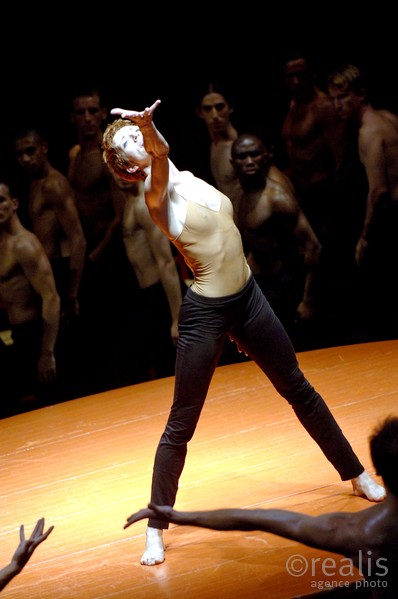 Le Spectacle et les coulisses des 20 ans des Ballets de Monte Carlo.