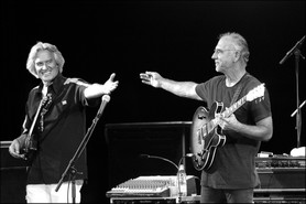 John Mc Laughlin & Larry Carlton - Juillet 2004