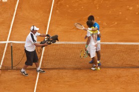 Rafael Nadal et Novak Djokovic après la balle de match