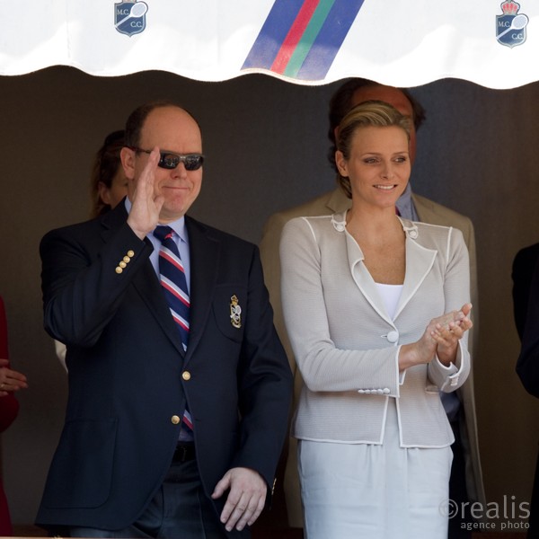 S.A.S. Albert II de Monaco et Melle Charlene Wittstock lors de la finale du Rolex Masters, le dimanche 18 avril 2010.