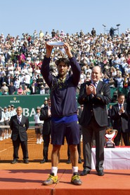 Finale du Monte-Carlo Rolex Masters 2010, dimanche 18 avril 2010. Vainqueur Rafael Nadal (ESP), face à Fernando Verdasco (ESP). Remise des prix par Mme Elizabeth-Ann De Massy et S.A.S. le Prince Albert II de Monaco.