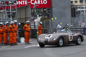 Grand Prix Historique 2010 de Monaco, Samedi 1er Mai, Série C. Voiture N°38 concurrent JD Classics LTD conducteur Buncombe Chris sur Jaguar CType de 1952.