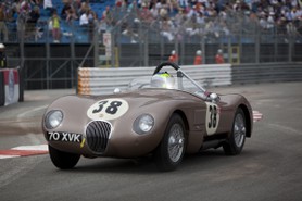 Grand Prix Historique 2010 de Monaco, Samedi 1er Mai, Série C. Voiture N°38 concurrent JD Classics LTD conducteur Buncombe Chris sur Jaguar CType de 1952.