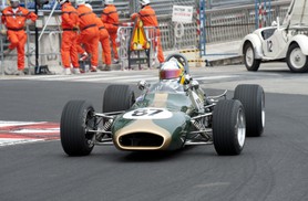 Grand Prix Historique 2010 de Monaco, Samedi 1er Mai, Série D. Voiture N°87 Bosson Leif sur Brabham BT28 de 1969.