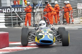 Grand Prix Historique 2010 de Monaco, Samedi 1er Mai, Série D. Voiture N°19 Gustafson Ferdinand sur Brabham BT18 de 1966.