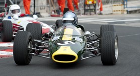 Grand Prix Historique 2010 de Monaco, Samedi 1er Mai, Série D. Voiture N°5 Williams Gareth sur Lotus 41 de 1966.