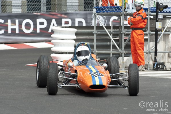 Grand Prix Historique 2010 de Monaco, Samedi 1er Mai, Série D. Voiture N°10 Drake Christopher sur Spider F3 de 1965.