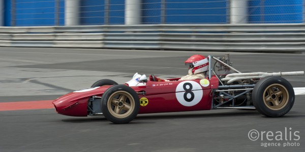 Grand Prix Historique 2010 de Monaco, Samedi 1er Mai, Série D. Voiture N°8 concurrent Guittard Jean conducteur "John of B" sur Tecno F3 de 1968.