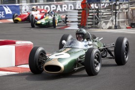 Grand Prix Historique 2010 de Monaco, Samedi 1er Mai, Série E. Voiture N°4 concurrent Montana Motorsport conducteur King James sur Brabham BT7 de 1963.