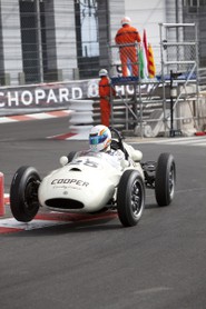 Grand Prix Historique 2010 de Monaco, Samedi 1er Mai, Série E. Voiture N°25 concurrent Twyman Neil conducteur Twyman Joe sur Cooper T45(Climax) de 1957.
