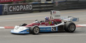 Grand Prix Historique 2010 de Monaco, Samedi 1er Mai, Série G. Voiture N°28 Mockett Douglas sur Penske PC3 de 1975.