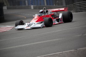Grand Prix Historique 2010 de Monaco, Samedi 1er Mai, Série G. Voiture N°23 concurrent Lyons Frank conducteur Abbott David sur McLaren M26 de 1976.