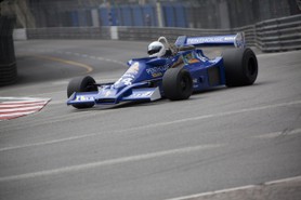 Grand Prix Historique 2010 de Monaco, Samedi 1er Mai, Série G. Voiture N°24 Lyons Frank sur Hesketh 308E de 1977.