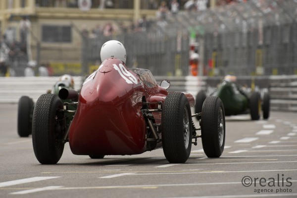 Voitures de Grand Prix à Moteur avant (1947-1960) - Voiture N°19, Classe 4, Baxter Barrier, Nat. GB, TEC-MEC Maserati, Model 250F, 1959