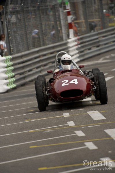 Voitures de Grand Prix à Moteur avant (1947-1960) - Voiture N°24, Classe4, Price Tom, Nat. USA, Maserati, Model 250F, 1956