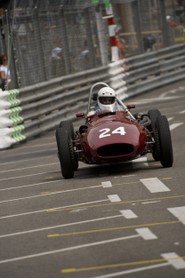 Voitures de Grand Prix à Moteur avant (1947-1960) - Voiture N°24, Classe4, Price Tom, Nat. USA, Maserati, Model 250F, 1956