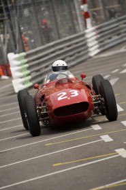 Voitures de Grand Prix à Moteur avant (1947-1960) - Voiture N°23, Classe 4, Smith Tony, Nat. GB, Ferrari, Model 246, 1960
