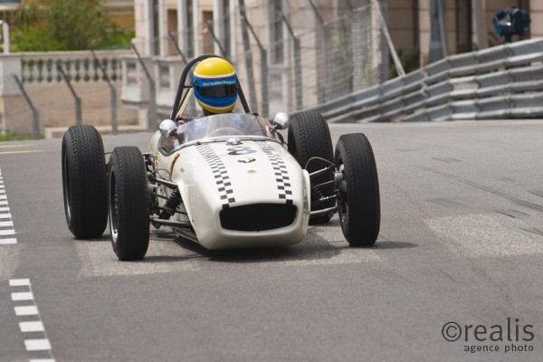 Voitures de Grand Prix à Moteur arrière (1954-1965) - Voiture N°8, Classe3, Elliott John, Nat. GB, Lotus, Model 18, 1961