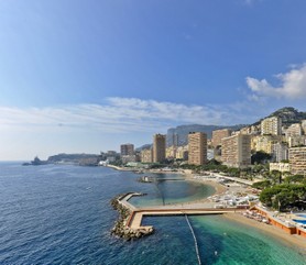 Le Larvotto / Monaco - Vue de la plage du Larvotto