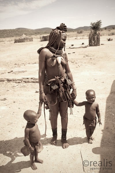 Voyage "L'aventure ! L'aventure...." - Uapupyarisa - Village Herero d'Okorosave - Namibie