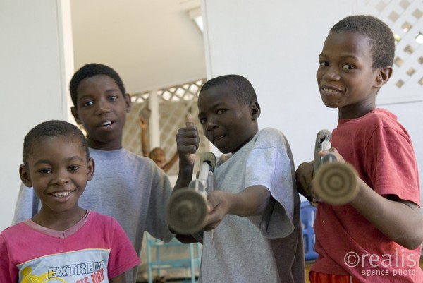 les enfants de Pacot - centre de réhabilitation de pacot, médecins sans frontières